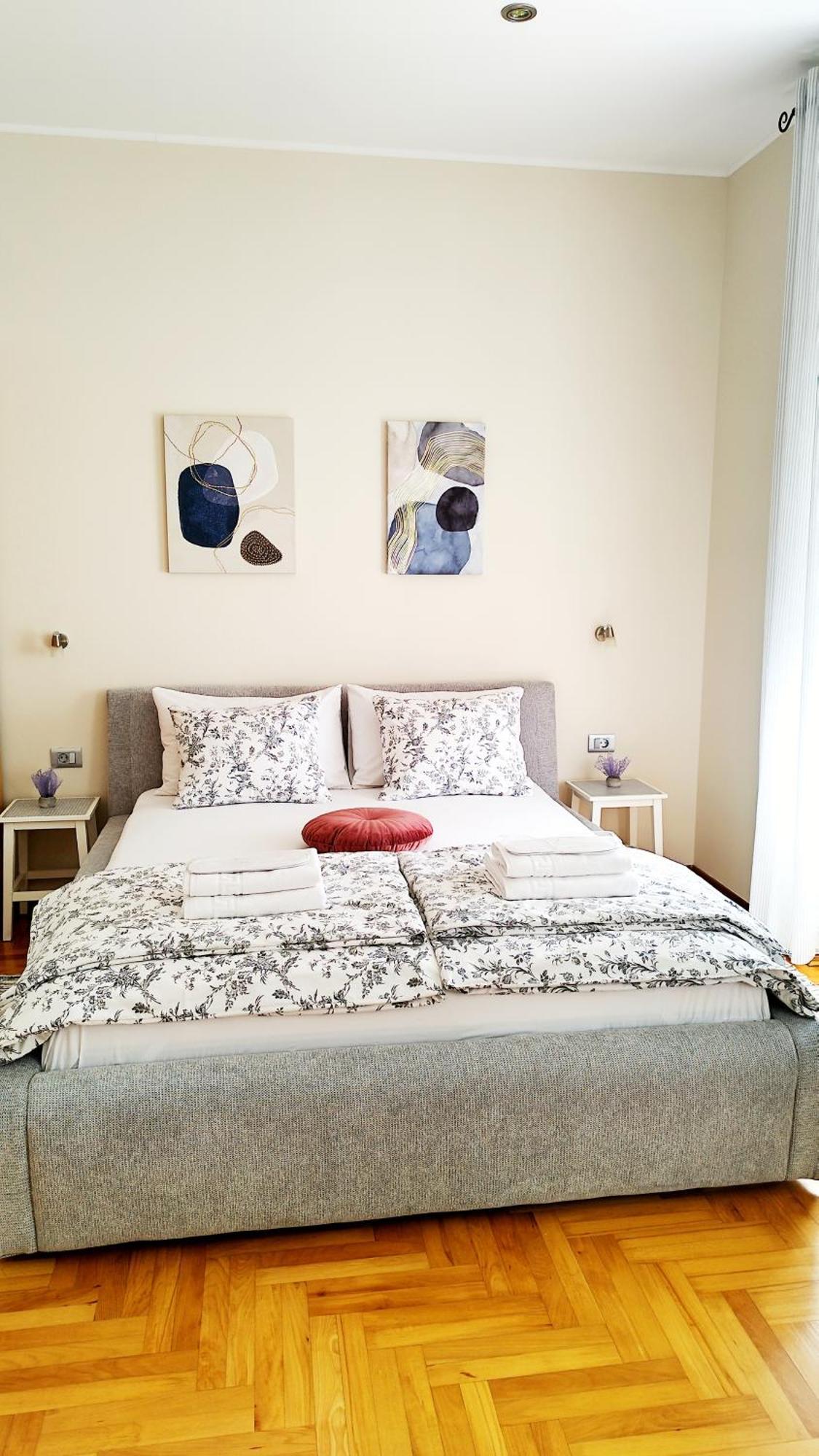 Lavender - City Room With Free Parking Pula Bagian luar foto